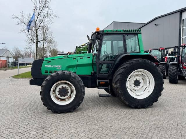 Valtra 8350 Hitech - Трактор: снимка 1 Valtra 8350 Hitech - Трактор: снимка 1