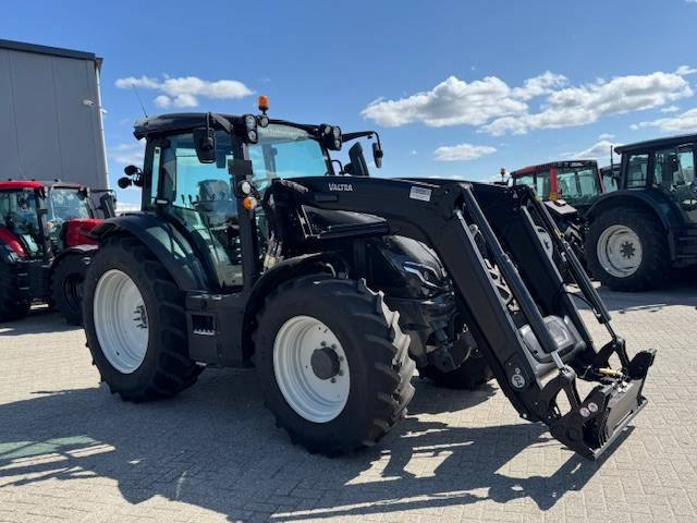 Valtra G125 Ecopower Active, 115 uur!! FH+PTO+Voorlader - Трактор: снимка 4 Valtra G125 Ecopower Active, 115 uur!! FH+PTO+Voorlader - Трактор: снимка 4