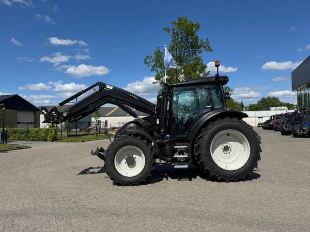 Valtra G125 Ecopower Active, 115 uur!! FH+PTO+Voorlader - Трактор: снимка 5 Valtra G125 Ecopower Active, 115 uur!! FH+PTO+Voorlader - Трактор: снимка 5