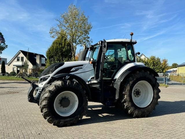 Valtra T214 Versu - Трактор: снимка 3 Valtra T214 Versu - Трактор: снимка 3