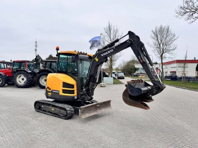 Volvo ECR35D, minikraan, 3.5 ton - Мини багер: снимка 2 Volvo ECR35D, minikraan, 3.5 ton - Мини багер: снимка 2