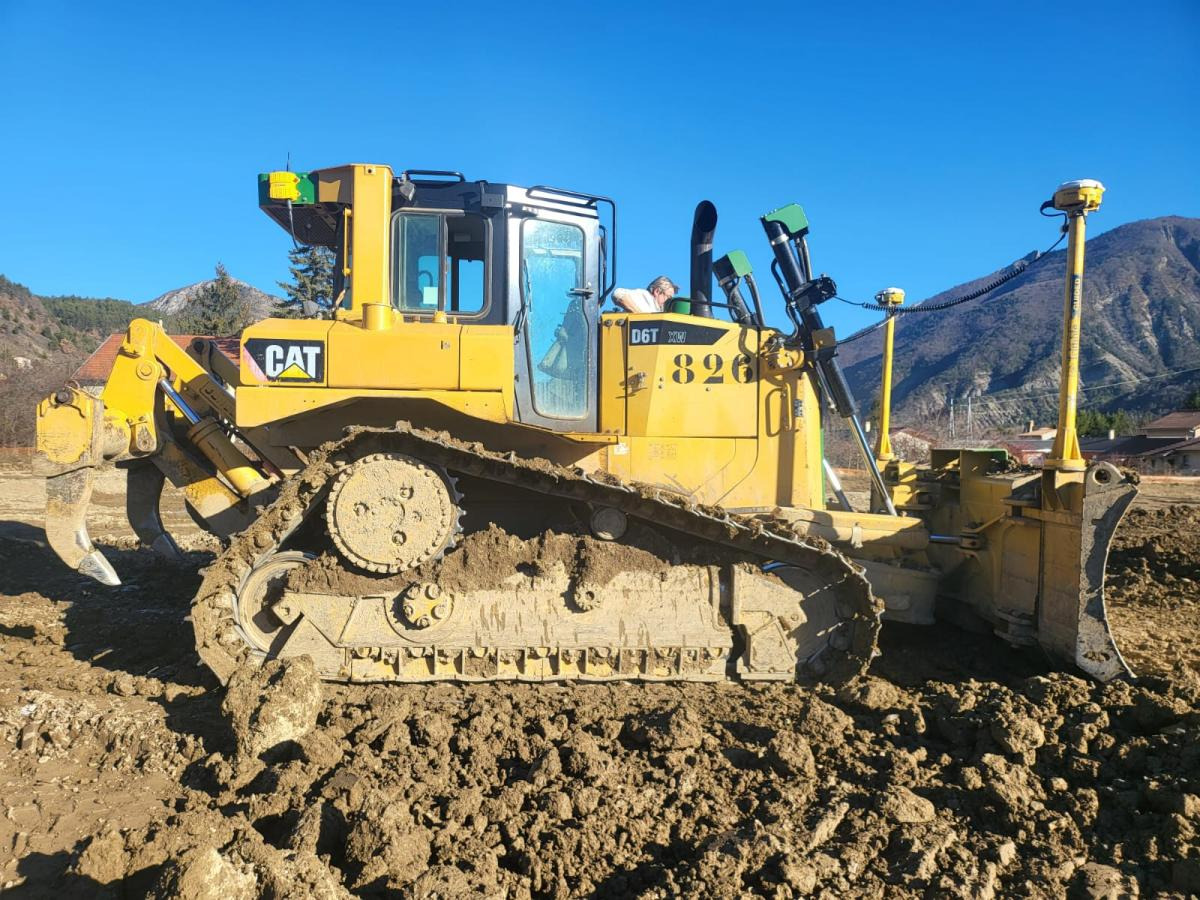 Caterpillar D6T - Булдозер: снимка 2 Caterpillar D6T - Булдозер: снимка 2