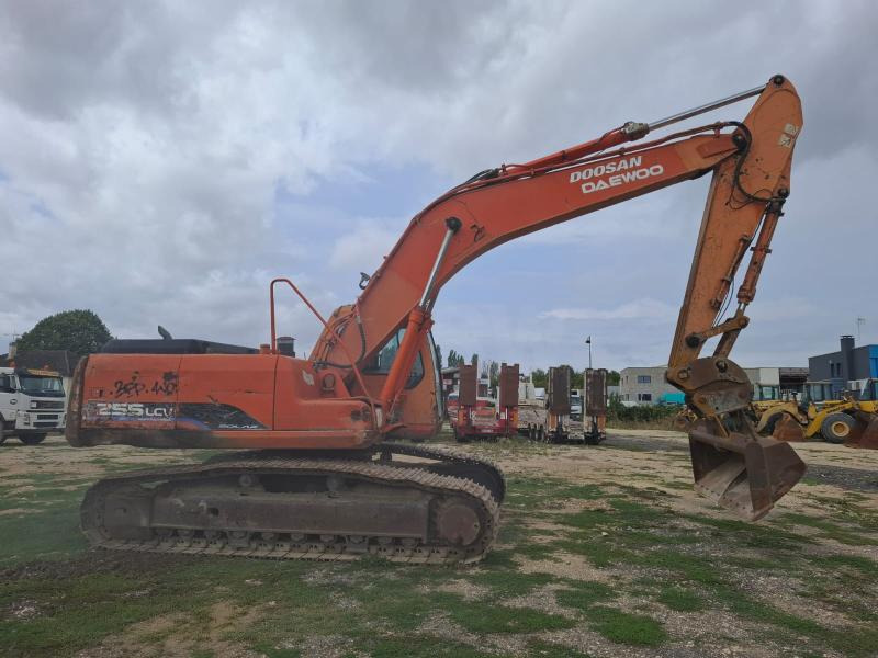 Doosan SOLAR 255LC-V - Верижен багер: снимка 1 Doosan SOLAR 255LC-V - Верижен багер: снимка 1