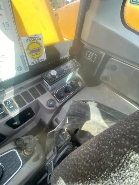 Мини багер Jcb 85Z-1: снимка 8