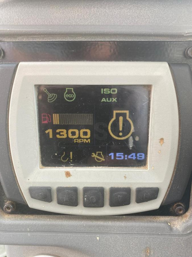 Мини багер Jcb 85Z-1: снимка 16