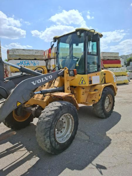 Volvo L 30 B - Колесен товарач: снимка 2 Volvo L 30 B - Колесен товарач: снимка 2