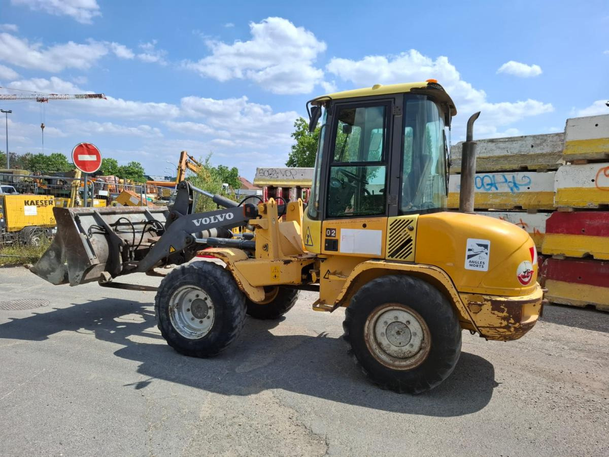 Volvo L 30 B - Колесен товарач: снимка 4 Volvo L 30 B - Колесен товарач: снимка 4