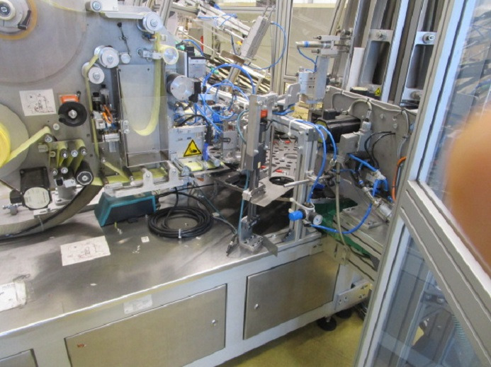 DECKEL ETIKETTIER ANLAGE SCHLEUTER GU 2 DU (RUNDLÄUFER) MIT LÖFFELEINLEGESTATION RNA SRC-N-630-1R - Машина за опаковане: снимка 4 DECKEL ETIKETTIER ANLAGE SCHLEUTER GU 2 DU (RUNDLÄUFER) MIT LÖFFELEINLEGESTATION RNA SRC-N-630-1R - Машина за опаковане: снимка 4