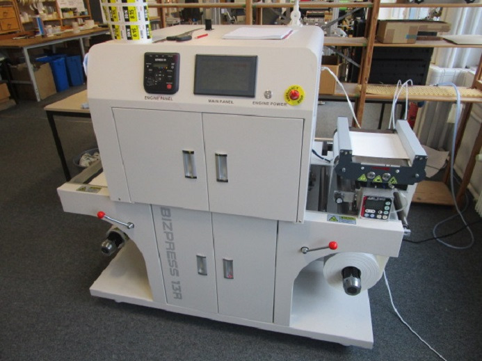 DIGITAL ETIKETTENDRUCKMASCHINE VP320C BIZPRESS 13R - Печатарско оборудване: снимка 1 DIGITAL ETIKETTENDRUCKMASCHINE VP320C BIZPRESS 13R - Печатарско оборудване: снимка 1