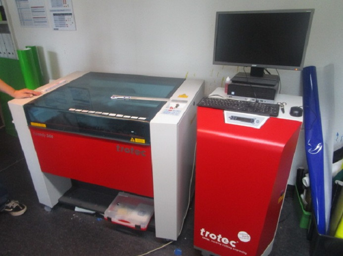 LASER CUTTER TROTEC SPEEDY 360 (Gravieren, Schneiden) - Машина за рязане на хартия: снимка 1 LASER CUTTER TROTEC SPEEDY 360 (Gravieren, Schneiden) - Машина за рязане на хартия: снимка 1