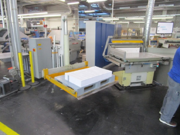 POLAR 137 ED-AT - Машина за рязане на хартия: снимка 3 POLAR 137 ED-AT - Машина за рязане на хартия: снимка 3