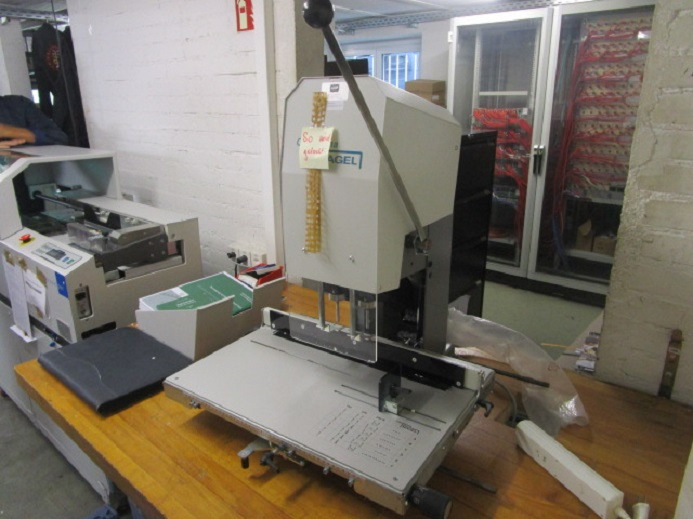 ZWEISPINDELBOHRMASCHINE CITOBORMA 290 - Печатарско оборудване: снимка 1 ZWEISPINDELBOHRMASCHINE CITOBORMA 290 - Печатарско оборудване: снимка 1