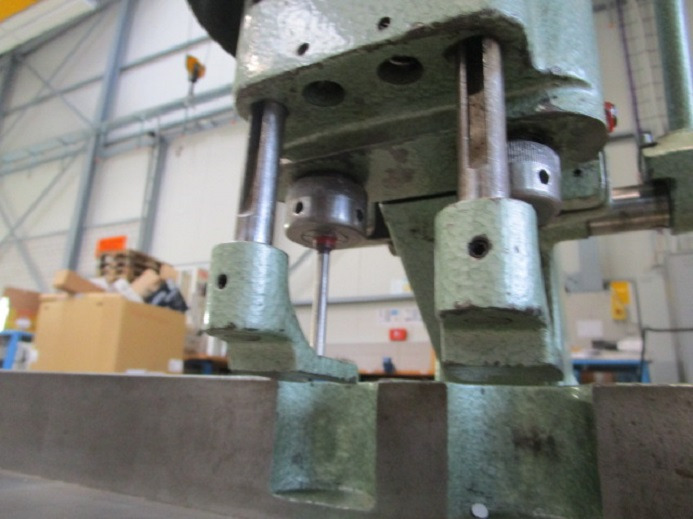 ZWEISPINDELBOHRMASCHINE HANG 136 D - Печатарско оборудване: снимка 3 ZWEISPINDELBOHRMASCHINE HANG 136 D - Печатарско оборудване: снимка 3