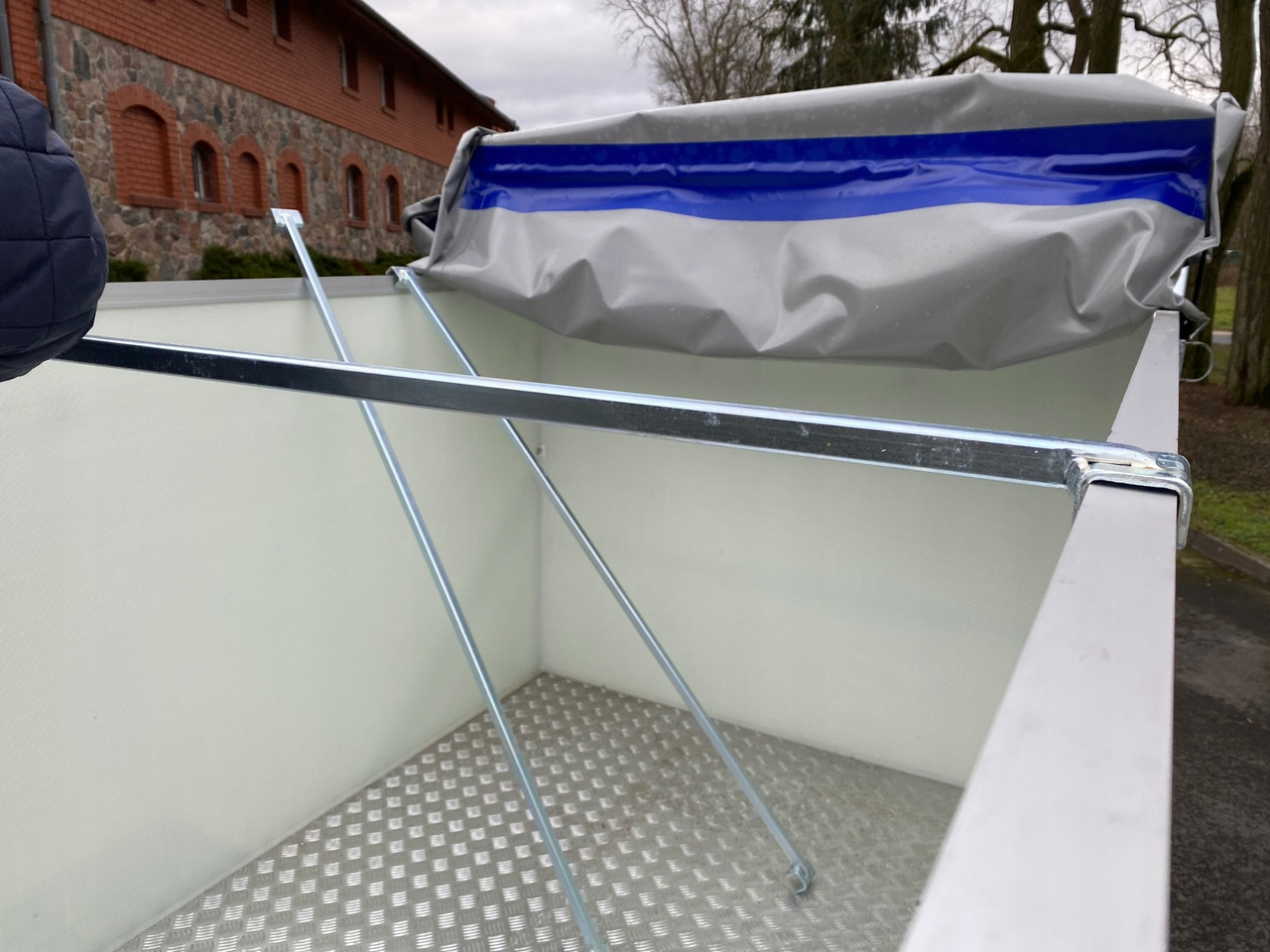 Лизинг на  PRZYCZEPA DO PRZEWOZU ŚWIŃ / BYDŁA, DMC 2700 / TRAILER FOR TRANSPORTING PIGS / CATTLE, DMC 2700 PRZYCZEPA DO PRZEWOZU ŚWIŃ / BYDŁA, DMC 2700 / TRAILER FOR TRANSPORTING PIGS / CATTLE, DMC 2700: снимка 10