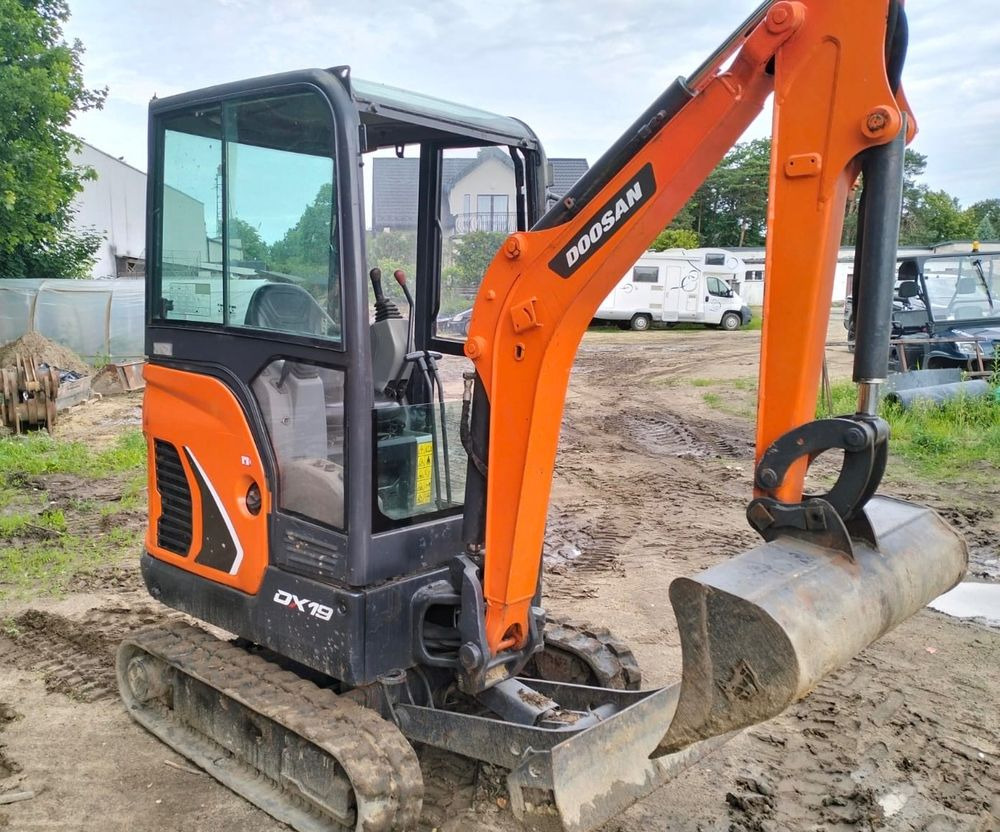 Doosan DX19 - Верижен багер: снимка 2 Doosan DX19 - Верижен багер: снимка 2