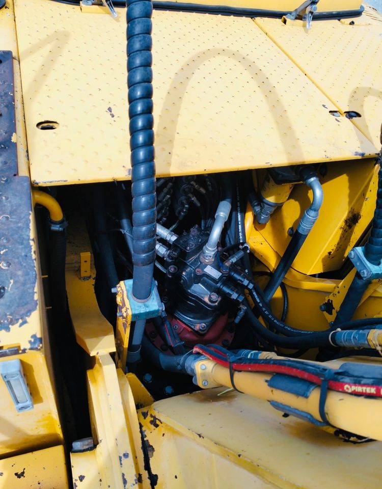 JCB JS 220 LC+ - Верижен багер: снимка 5 JCB JS 220 LC+ - Верижен багер: снимка 5