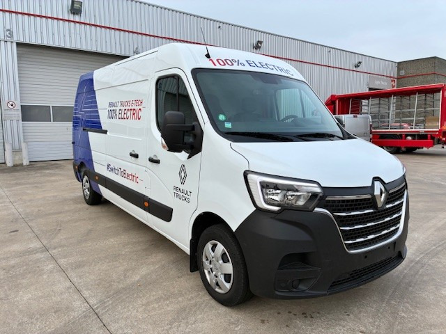 Renault Master - Лекотоварен автомобил, Електрически бус: снимка 2 Renault Master - Лекотоварен автомобил, Електрически бус: снимка 2
