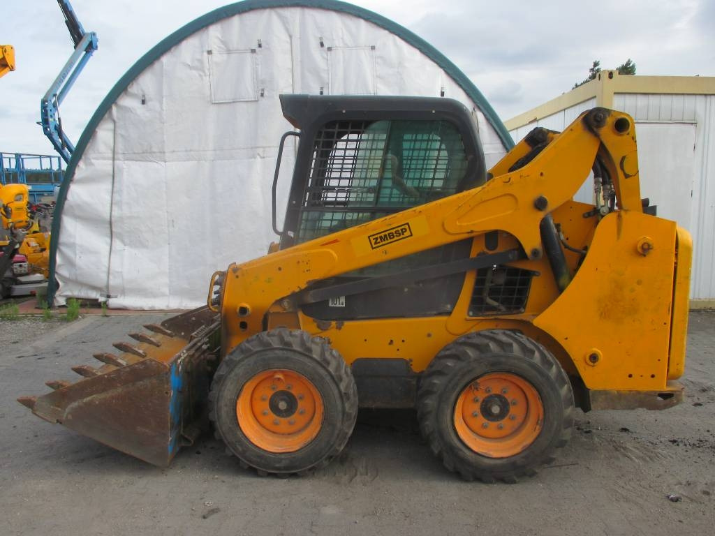 Bobcat S 530 - Мини челен товарач: снимка 1 Bobcat S 530 - Мини челен товарач: снимка 1