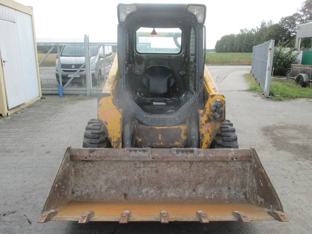 Bobcat S 530 - Мини челен товарач: снимка 3 Bobcat S 530 - Мини челен товарач: снимка 3