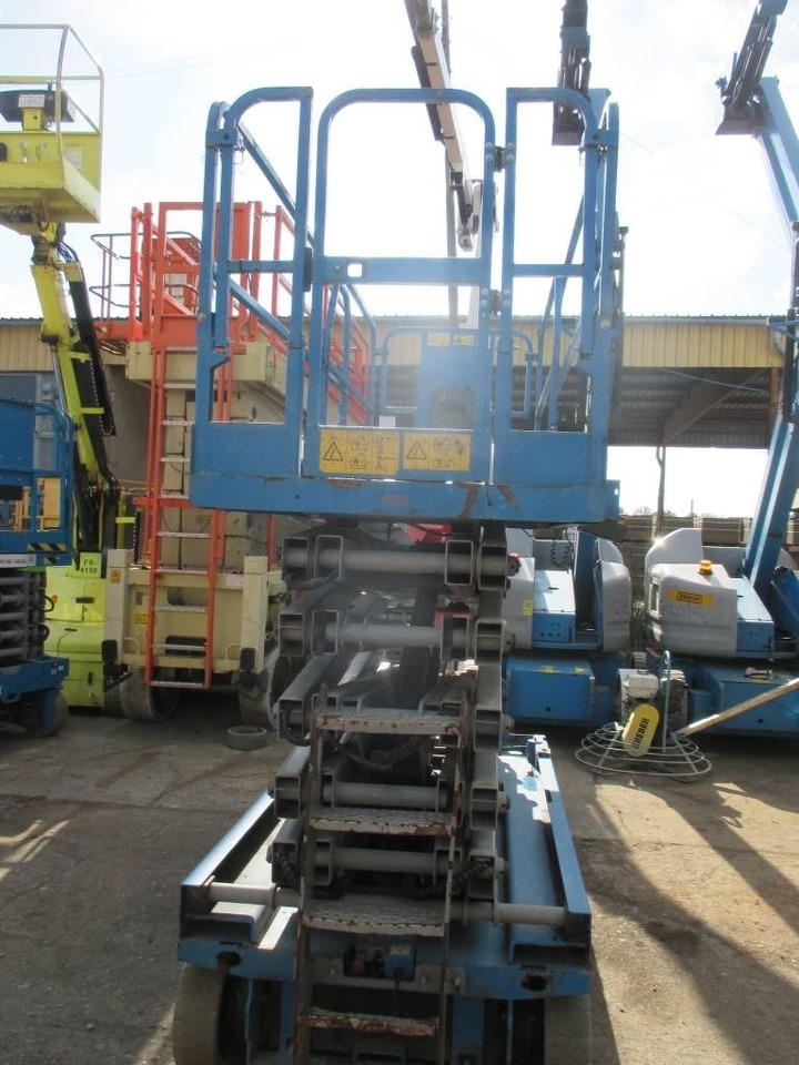 Ножична работна платформа Genie GS 4047: снимка 7