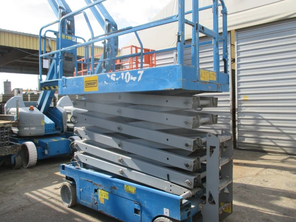 Ножична работна платформа Genie GS 4047: снимка 8