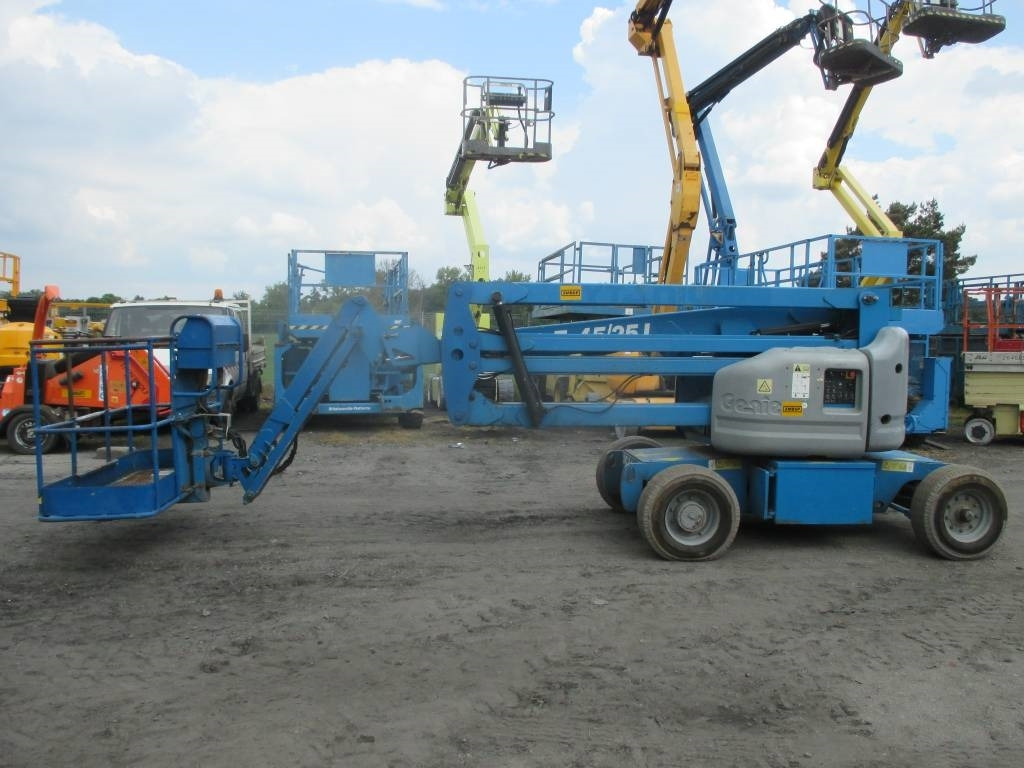 Genie Z 45/25 J DC - Артикулираща платформа: снимка 2 Genie Z 45/25 J DC - Артикулираща платформа: снимка 2