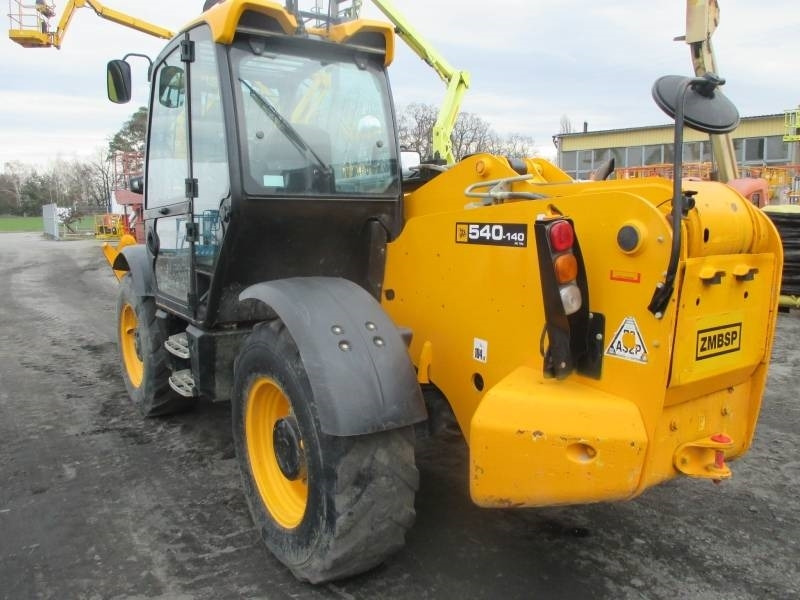 Телескопичен товарач JCB 540-140: снимка 5