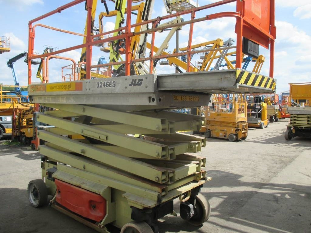 JLG 3246 ES - Ножична работна платформа: снимка 4 JLG 3246 ES - Ножична работна платформа: снимка 4