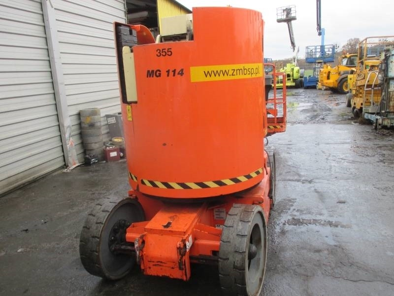 JLG E 300 AJ - Артикулираща платформа: снимка 3 JLG E 300 AJ - Артикулираща платформа: снимка 3
