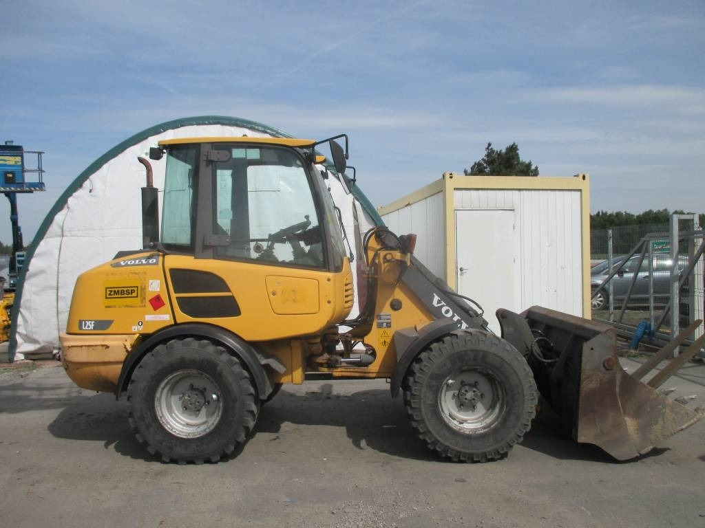 Volvo L 25 F - Колесен товарач: снимка 1 Volvo L 25 F - Колесен товарач: снимка 1