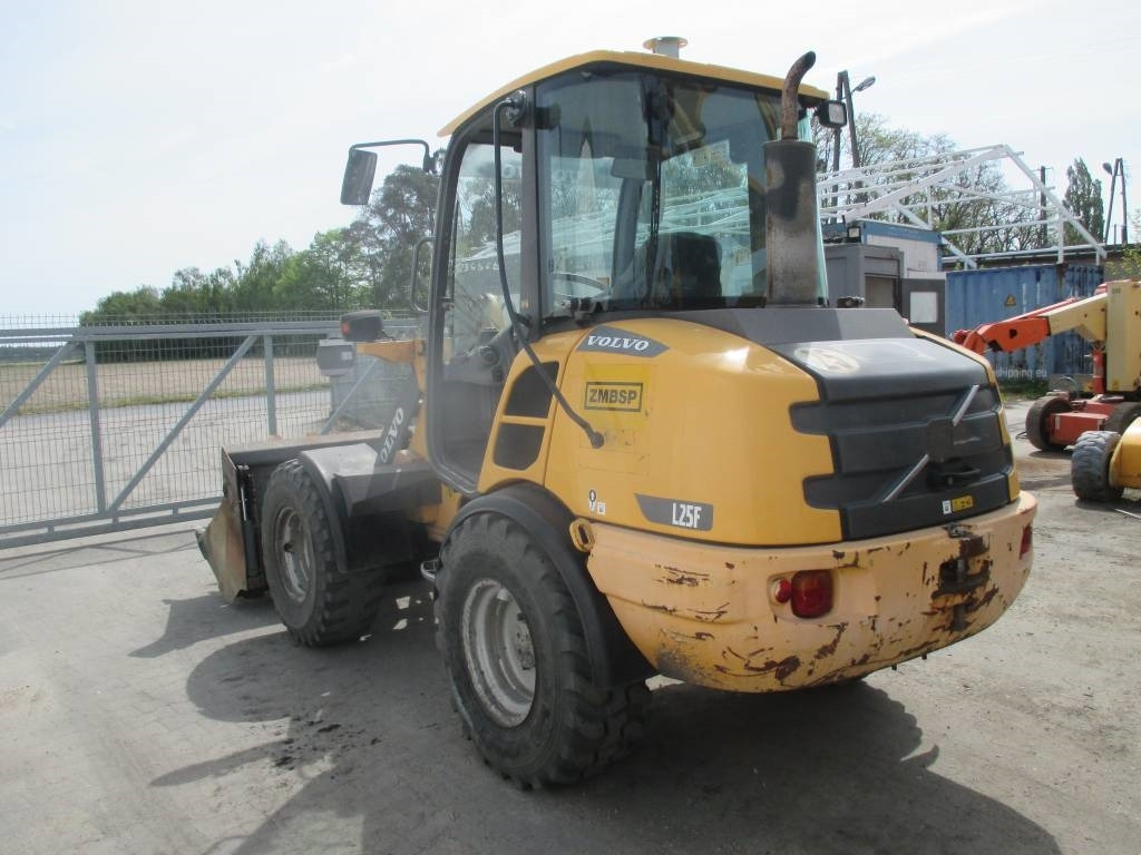 Volvo L 25 F - Колесен товарач: снимка 4 Volvo L 25 F - Колесен товарач: снимка 4