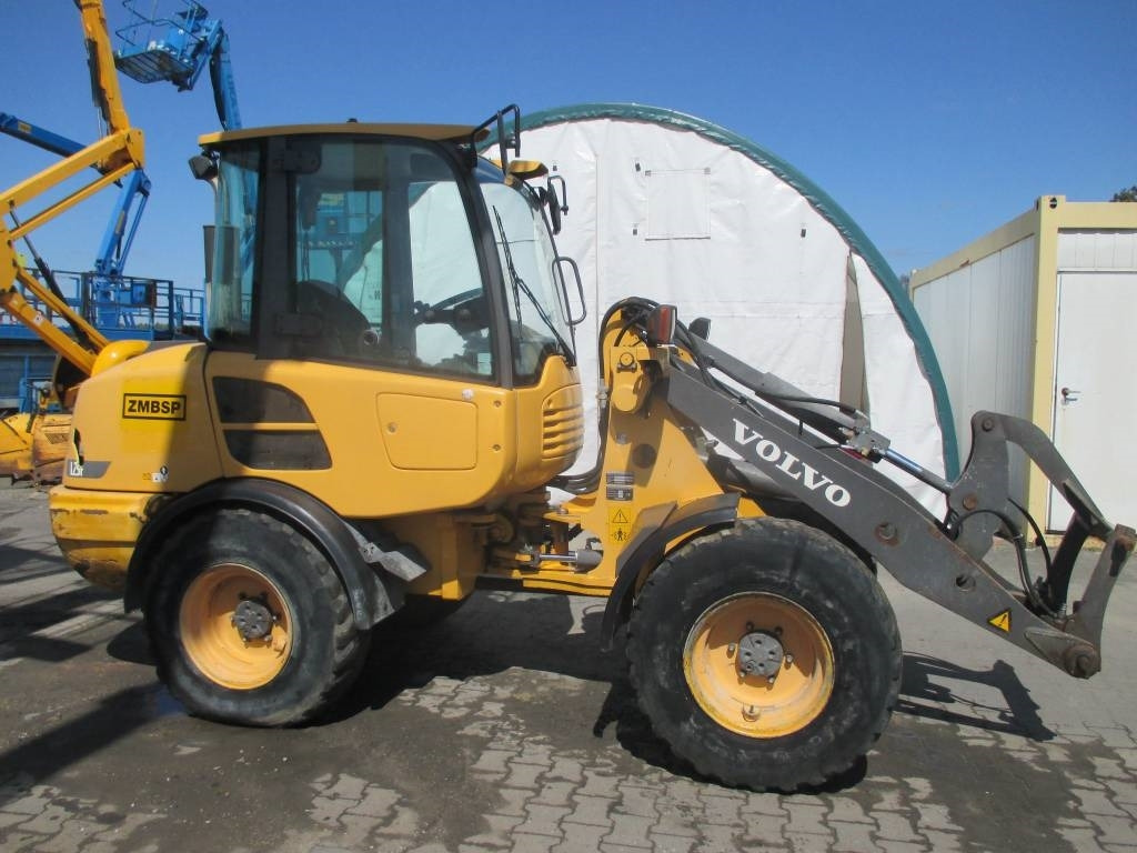 Volvo L 25 F - Колесен товарач: снимка 1 Volvo L 25 F - Колесен товарач: снимка 1