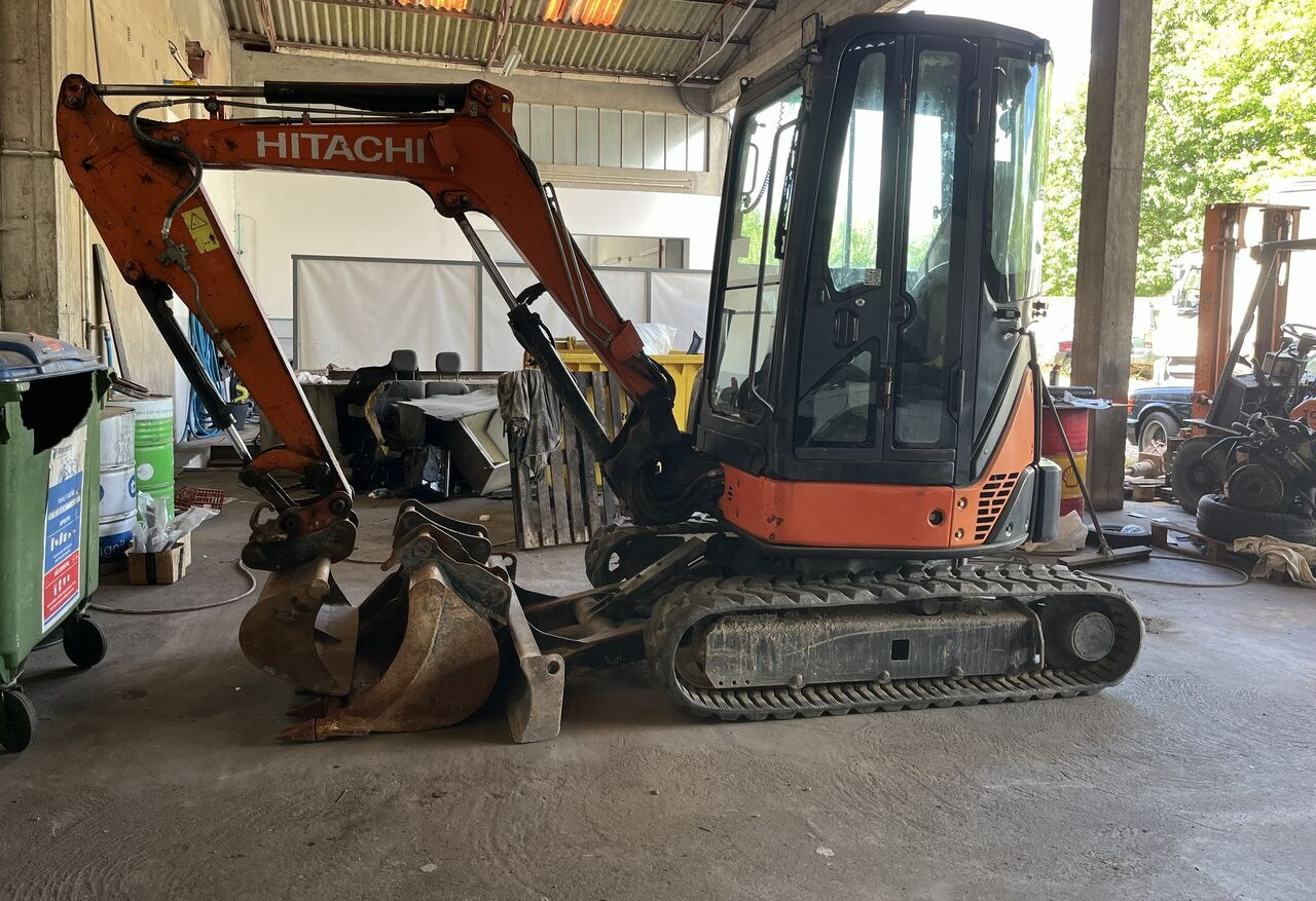 Hitachi ZX29 - Мини багер: снимка 3 Hitachi ZX29 - Мини багер: снимка 3