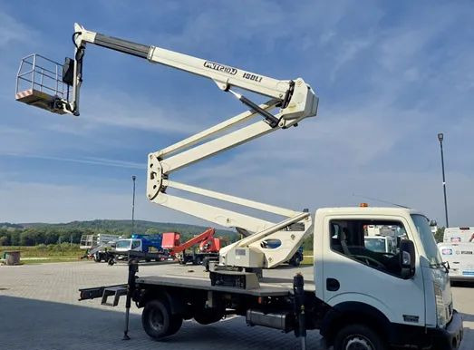 Nissan NT 400 CABSTAR podnośnik koszowy ISOLI PNT 210 JD4 - Автовишка: снимка 2 Nissan NT 400 CABSTAR podnośnik koszowy ISOLI PNT 210 JD4 - Автовишка: снимка 2