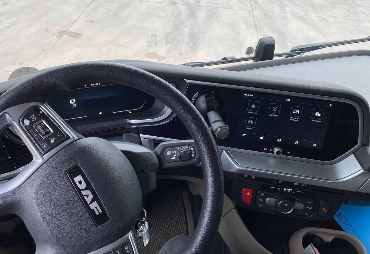 DAF XG 480 - Влекач: снимка 2 DAF XG 480 - Влекач: снимка 2