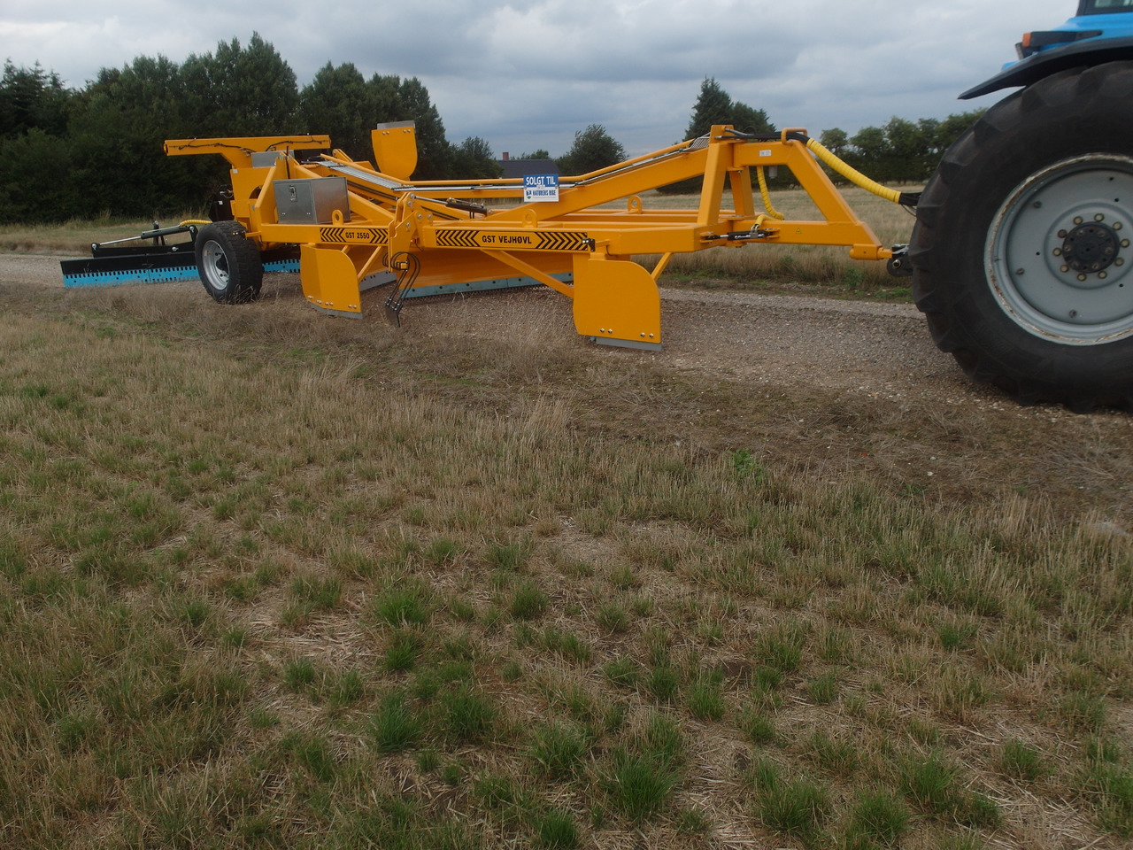 GST 2550 Gravel road tractor Grader - Грейдер: снимка 1 GST 2550 Gravel road tractor Grader - Грейдер: снимка 1