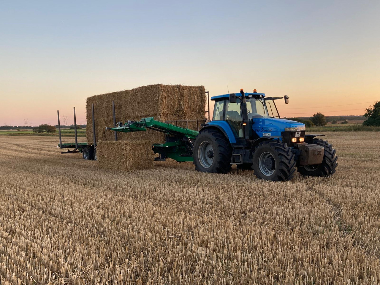 GST BALE STACKER - Саморазтоварващо се ремарке: снимка 2 GST BALE STACKER - Саморазтоварващо се ремарке: снимка 2