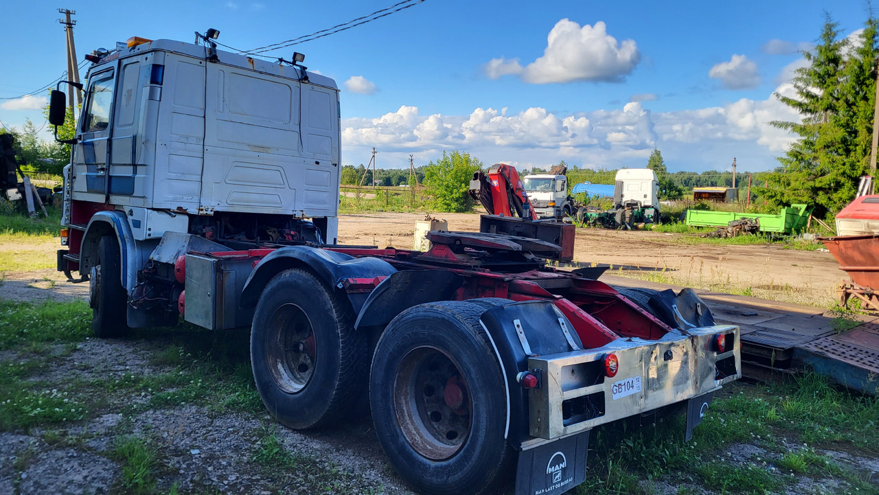 SCANIA R 142 H 6X2 SU KRANU - Влекач: снимка 2 SCANIA R 142 H 6X2 SU KRANU - Влекач: снимка 2