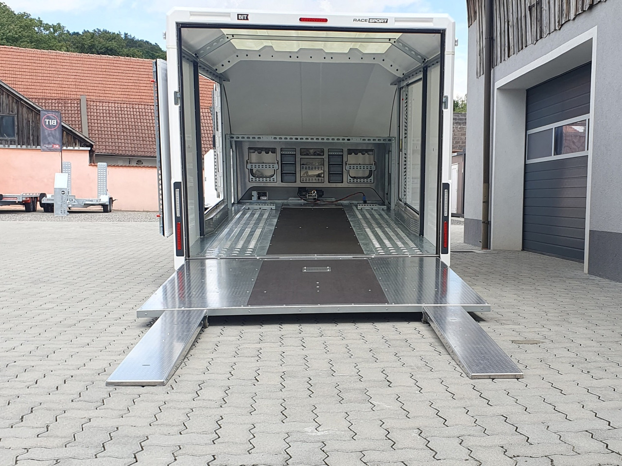 Нови Автовоз ремарке BRIAN JAMES TRAILERS NEW Race Sport: снимка 9 Нови Автовоз ремарке BRIAN JAMES TRAILERS NEW Race Sport: снимка 9