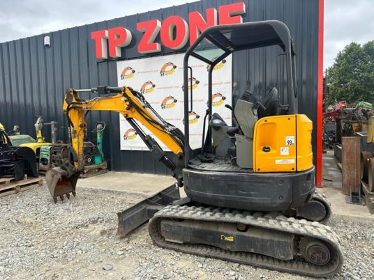 Bobcat E26 à 18 500 € HT - Мини багер: снимка 2 Bobcat E26 à 18 500 € HT - Мини багер: снимка 2