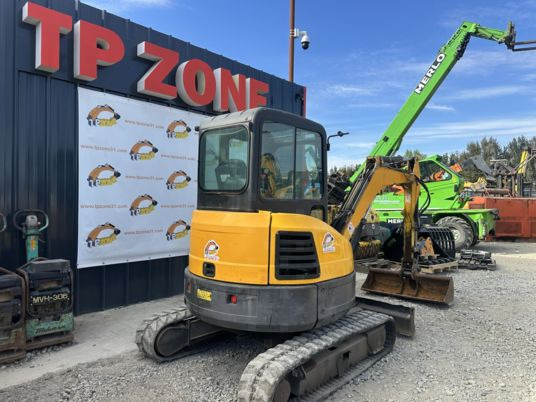 Bobcat E35 Cabine à 20500 € HT - Мини багер: снимка 3 Bobcat E35 Cabine à 20500 € HT - Мини багер: снимка 3