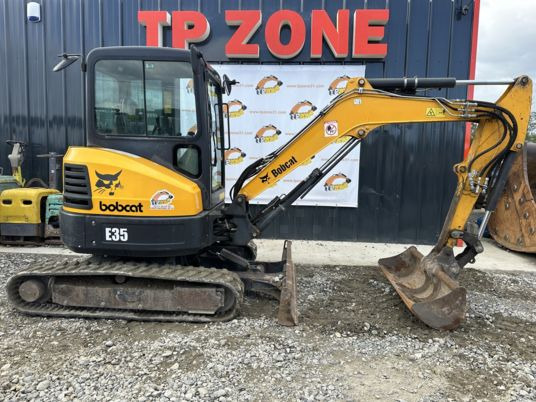 Bobcat E35 Cabine à 23900 € HT - Мини багер: снимка 1 Bobcat E35 Cabine à 23900 € HT - Мини багер: снимка 1