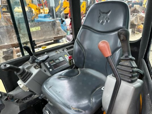 Мини багер Bobcat E50: снимка 10