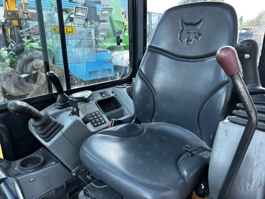 Мини багер Bobcat E50: снимка 10