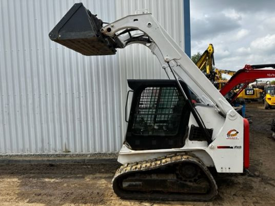 Bobcat T450 à 19900 € HT - Мини верижен товарач: снимка 4 Bobcat T450 à 19900 € HT - Мини верижен товарач: снимка 4