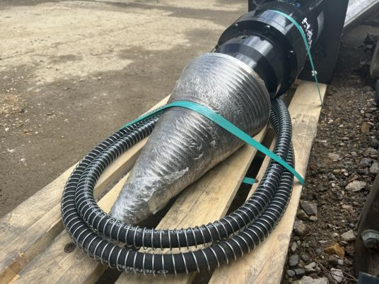 Fendeuse à bois pour minipelle - Цепачка за дърва: снимка 4 Fendeuse à bois pour minipelle - Цепачка за дърва: снимка 4