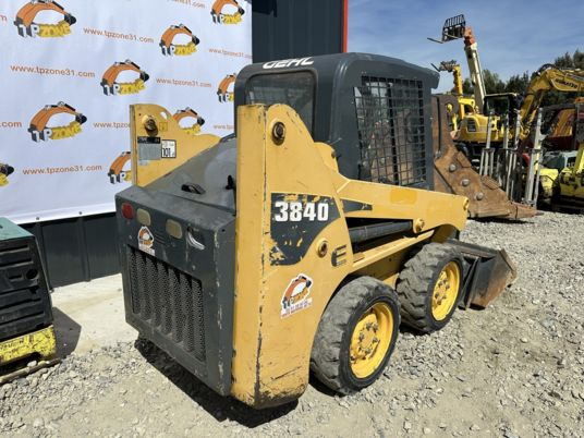 Gehl 3840 - Мини челен товарач: снимка 5 Gehl 3840 - Мини челен товарач: снимка 5