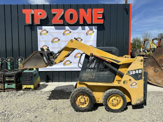 Gehl 3840 - Мини челен товарач: снимка 2 Gehl 3840 - Мини челен товарач: снимка 2