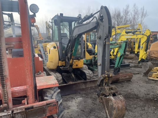 Komatsu PC26MR-3 - Мини багер: снимка 4 Komatsu PC26MR-3 - Мини багер: снимка 4