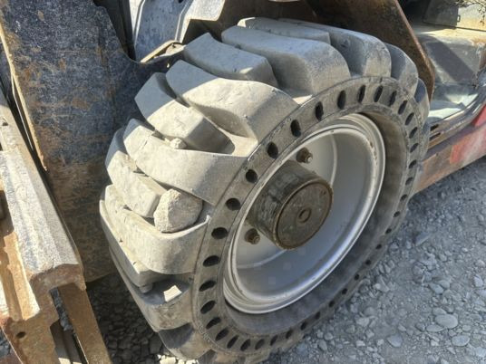 Manitou MSI35T à 12500 € HT - Дизелов мотокар: снимка 5 Manitou MSI35T à 12500 € HT - Дизелов мотокар: снимка 5